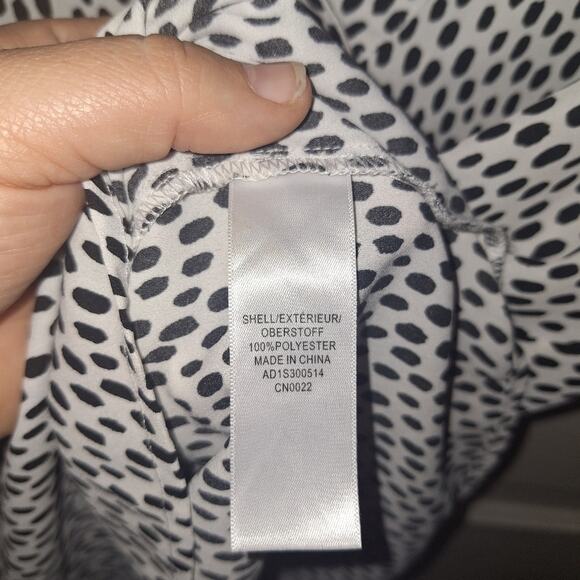 Adrianna Papell Flutter Sleeve White & Black Spotted Blouse Size Large Office - Picture 4 of 5